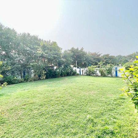 Hotel V-I Near Sea , Puri Private-Park -Gym-Spa Fully-Airconditioned-Hotel Lift-And-Parking-Facilities Breakfast-Included Exteriör bild