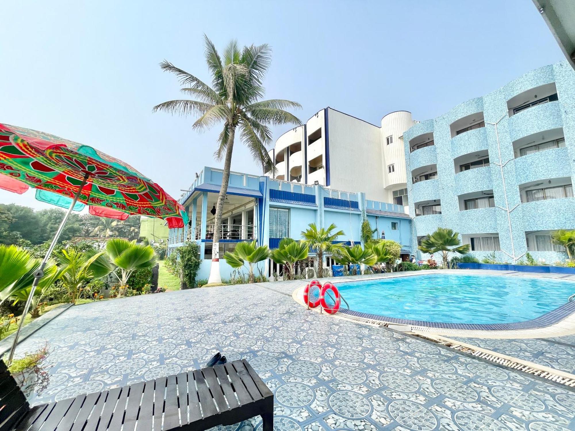 Hotel V-I Near Sea , Puri Private-Park -Gym-Spa Fully-Airconditioned-Hotel Lift-And-Parking-Facilities Breakfast-Included Exteriör bild