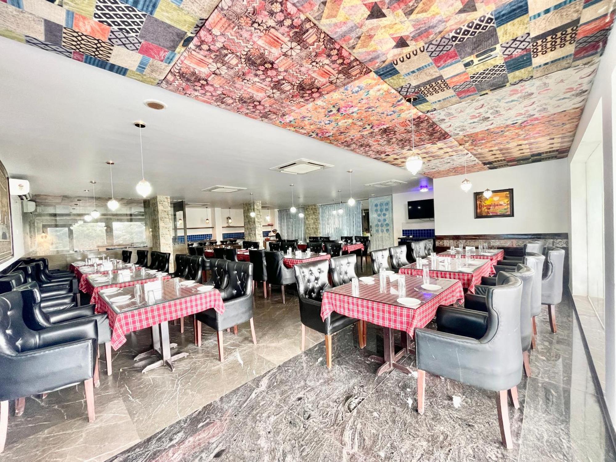 Hotel V-I Near Sea , Puri Private-Park -Gym-Spa Fully-Airconditioned-Hotel Lift-And-Parking-Facilities Breakfast-Included Exteriör bild
