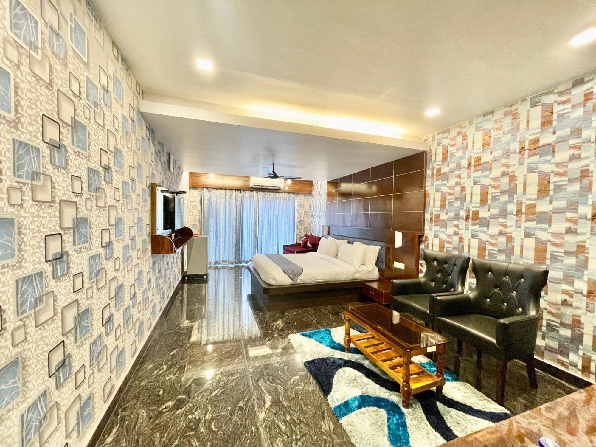 Hotel V-I Near Sea , Puri Private-Park -Gym-Spa Fully-Airconditioned-Hotel Lift-And-Parking-Facilities Breakfast-Included Exteriör bild