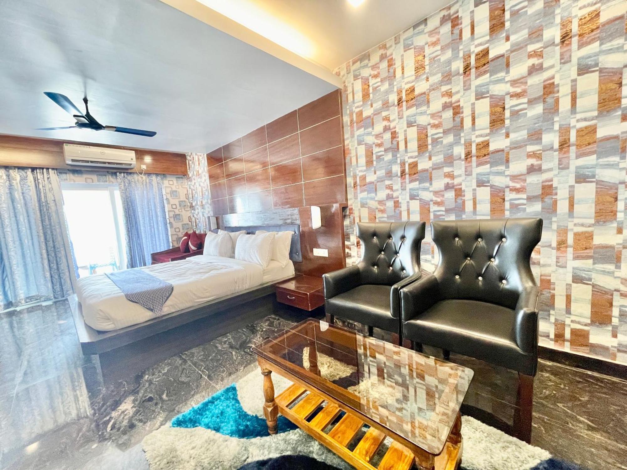 Hotel V-I Near Sea , Puri Private-Park -Gym-Spa Fully-Airconditioned-Hotel Lift-And-Parking-Facilities Breakfast-Included Exteriör bild