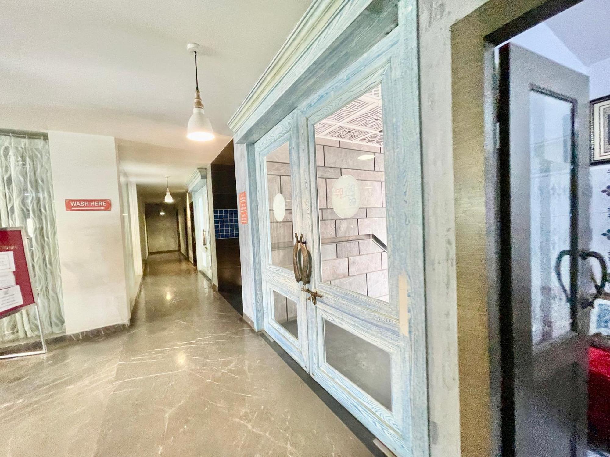 Hotel V-I Near Sea , Puri Private-Park -Gym-Spa Fully-Airconditioned-Hotel Lift-And-Parking-Facilities Breakfast-Included Exteriör bild
