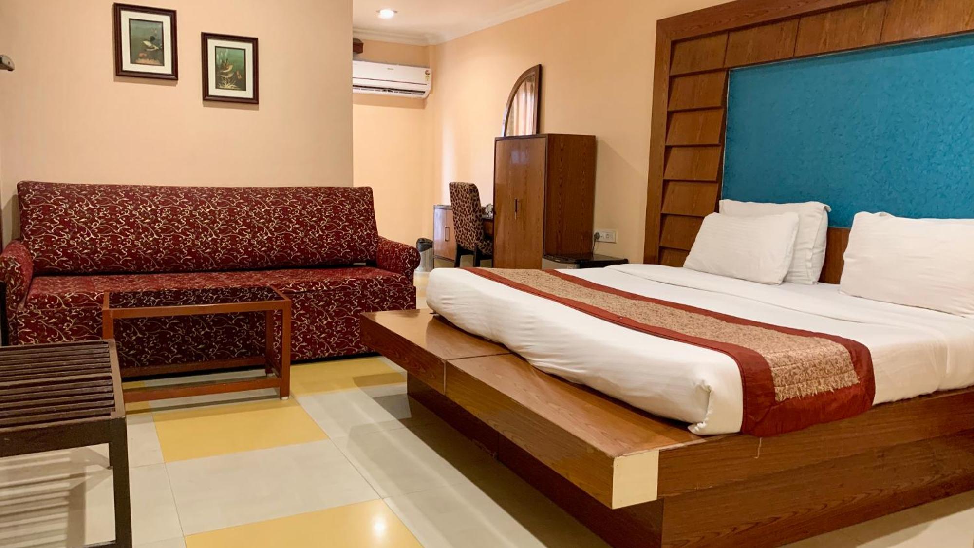 Hotel V-I Near Sea , Puri Private-Park -Gym-Spa Fully-Airconditioned-Hotel Lift-And-Parking-Facilities Breakfast-Included Exteriör bild
