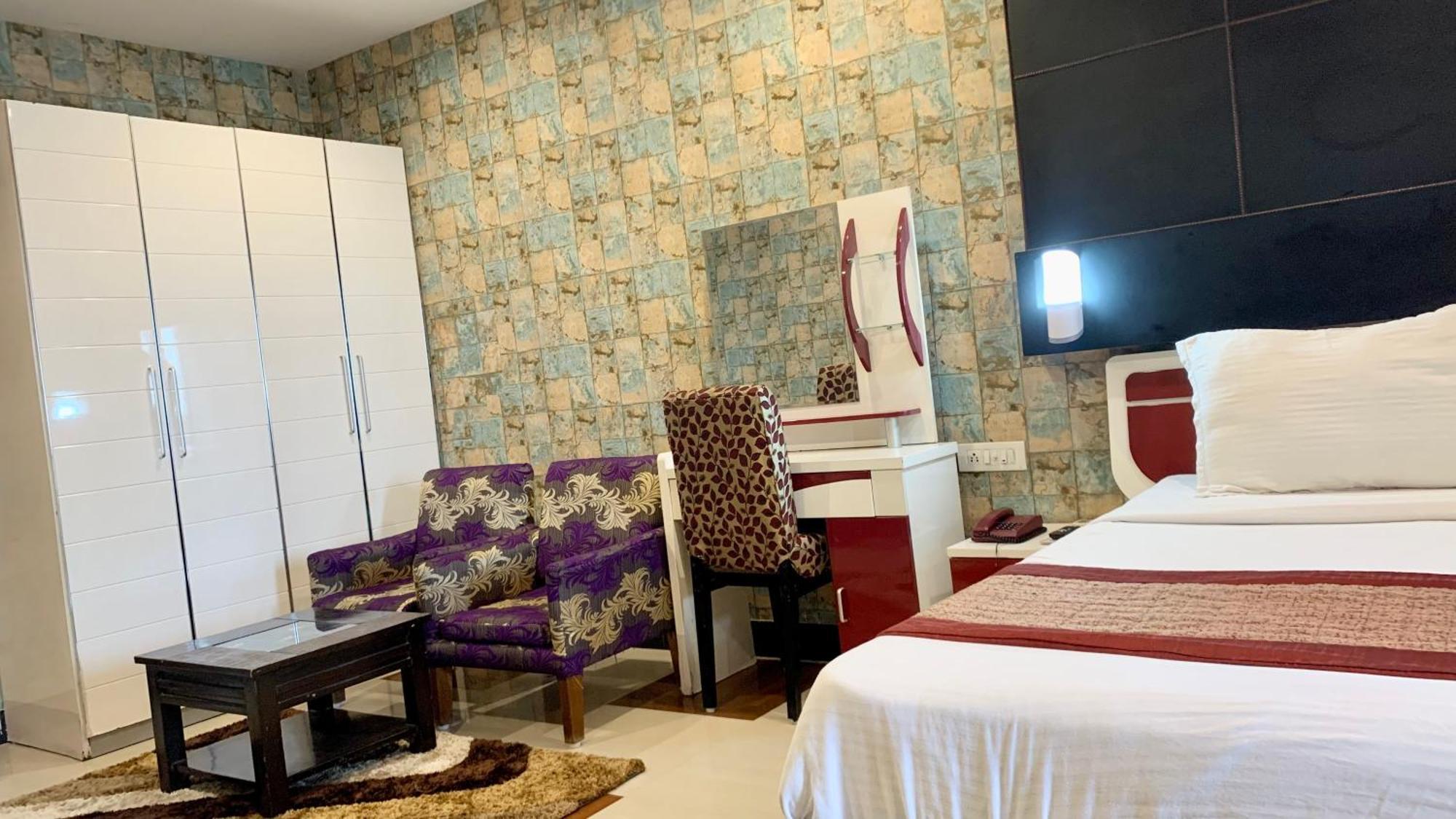 Hotel V-I Near Sea , Puri Private-Park -Gym-Spa Fully-Airconditioned-Hotel Lift-And-Parking-Facilities Breakfast-Included Exteriör bild