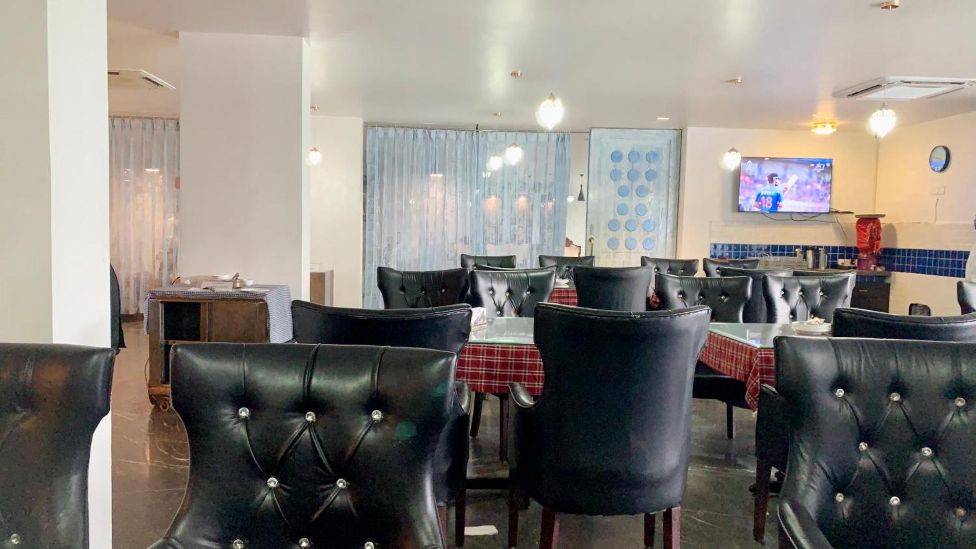 Hotel V-I Near Sea , Puri Private-Park -Gym-Spa Fully-Airconditioned-Hotel Lift-And-Parking-Facilities Breakfast-Included Exteriör bild